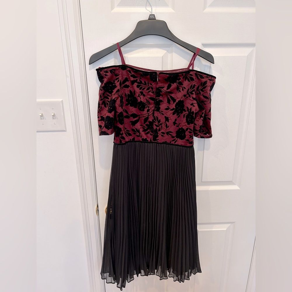 Adrianna Papell Off-the-shoulder Maroon/Burgundy Lace Pleated Cocktail Dress